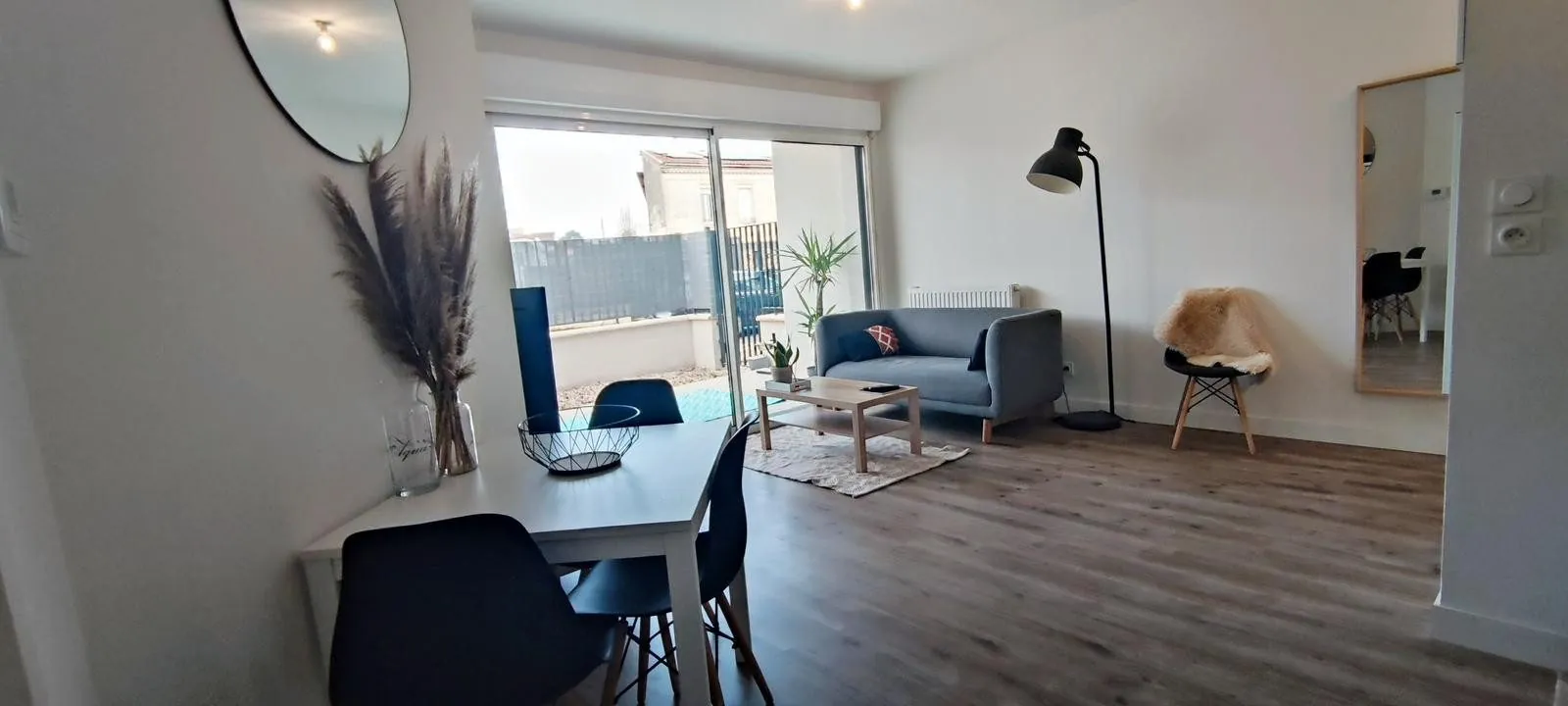 Appartement T2 de 42m² avec terrasse et parking à Mérignac 
