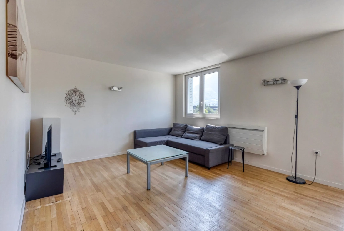 Appartement 3 chambres rénové à Grenoble avec parking et Balcons - Investissement idéal 