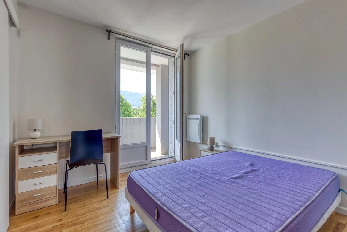 Appartement 3 chambres rénové à Grenoble avec parking et Balcons - Investissement idéal 
