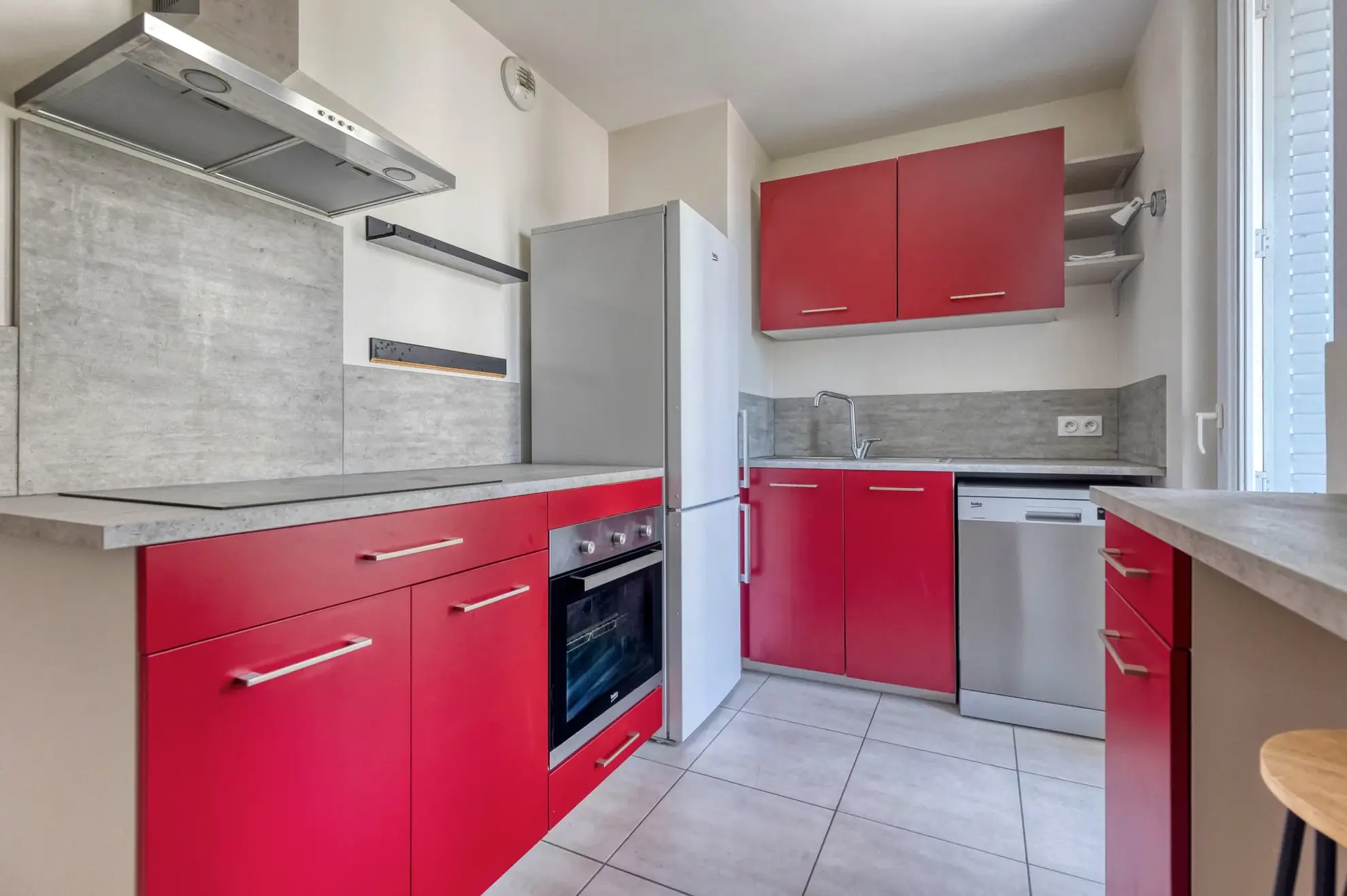 Appartement 3 chambres rénové à Grenoble avec parking et Balcons - Investissement idéal 