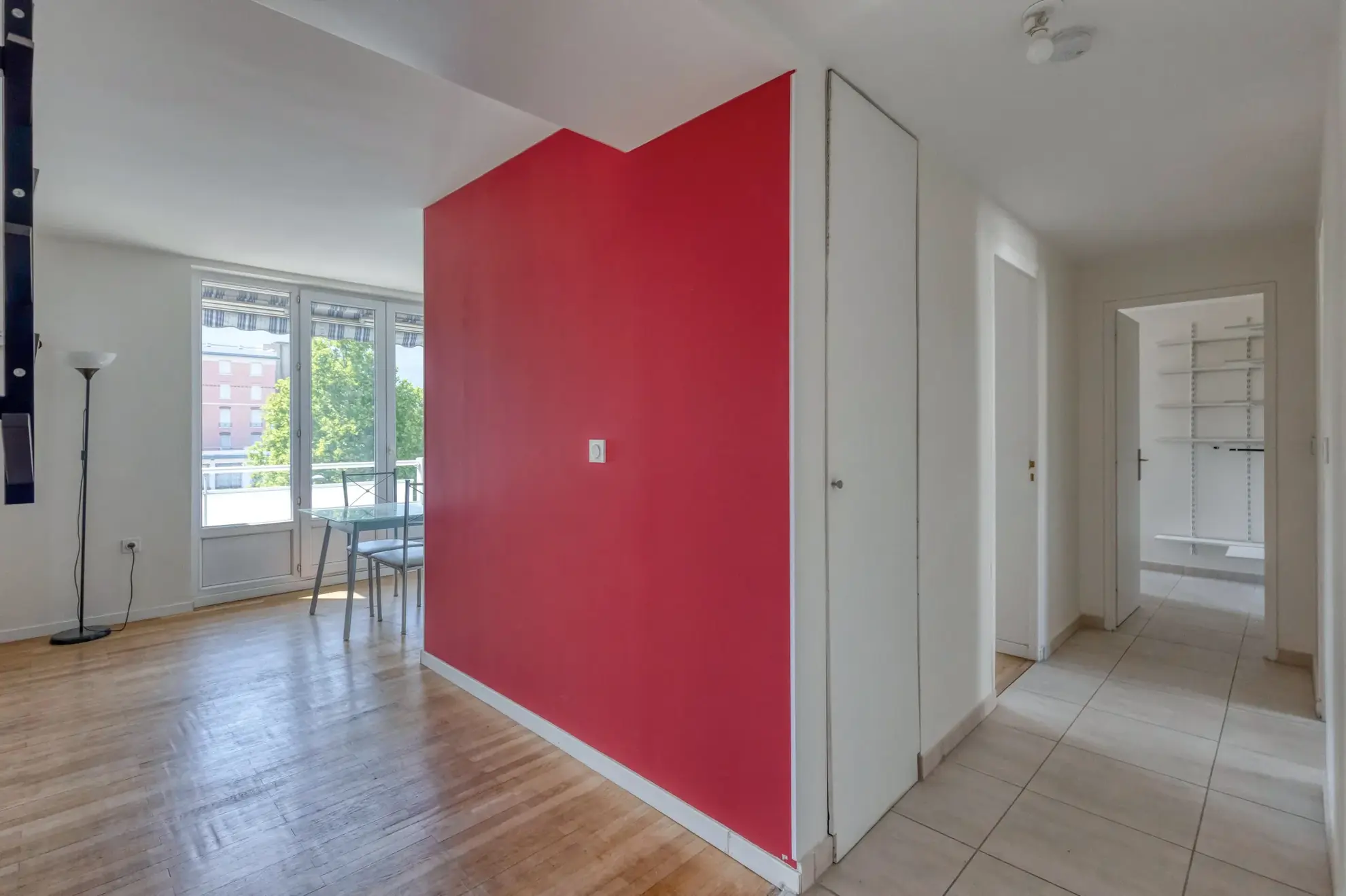 Appartement 3 chambres rénové à Grenoble avec parking et Balcons - Investissement idéal 
