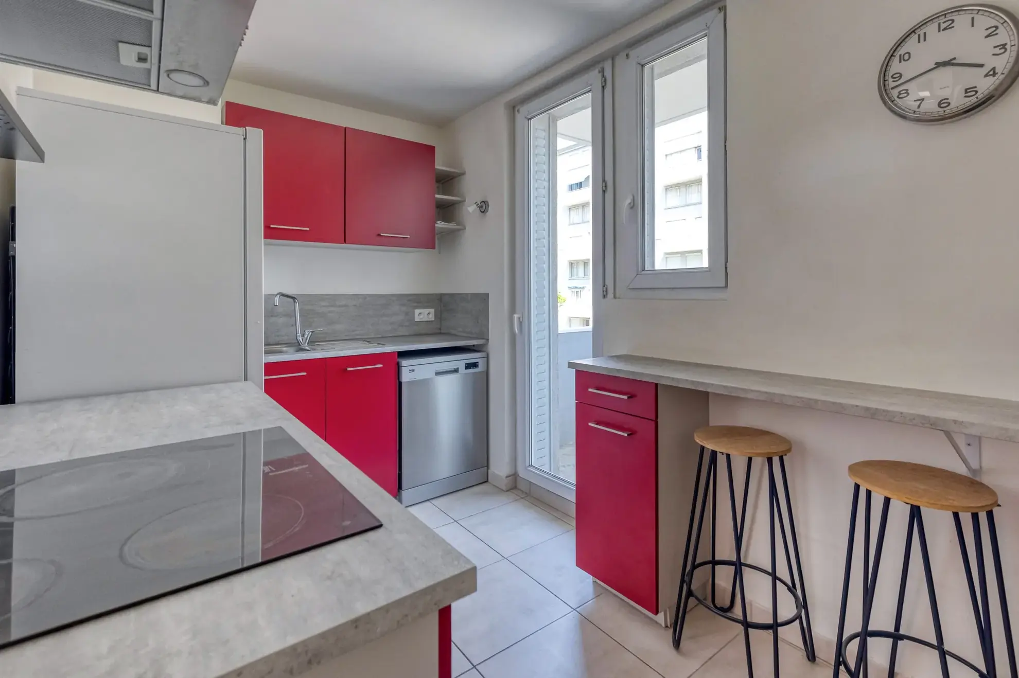 Appartement 3 chambres rénové à Grenoble avec parking et Balcons - Investissement idéal 