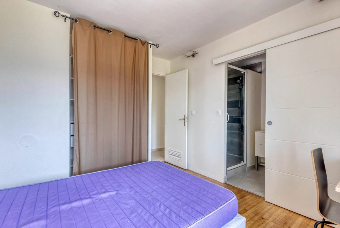 Appartement 3 chambres rénové à Grenoble avec parking et Balcons - Investissement idéal 