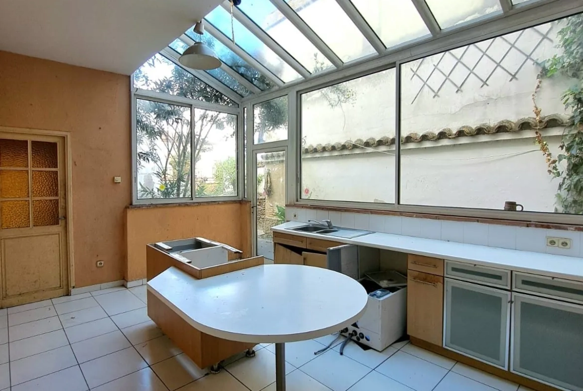 Immeuble de 185 m² en plein centre de Saint-Nicolas avec forte valeur patrimoniale 