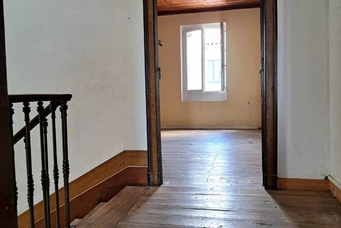 Immeuble de 185 m² en plein centre de Saint-Nicolas avec forte valeur patrimoniale 