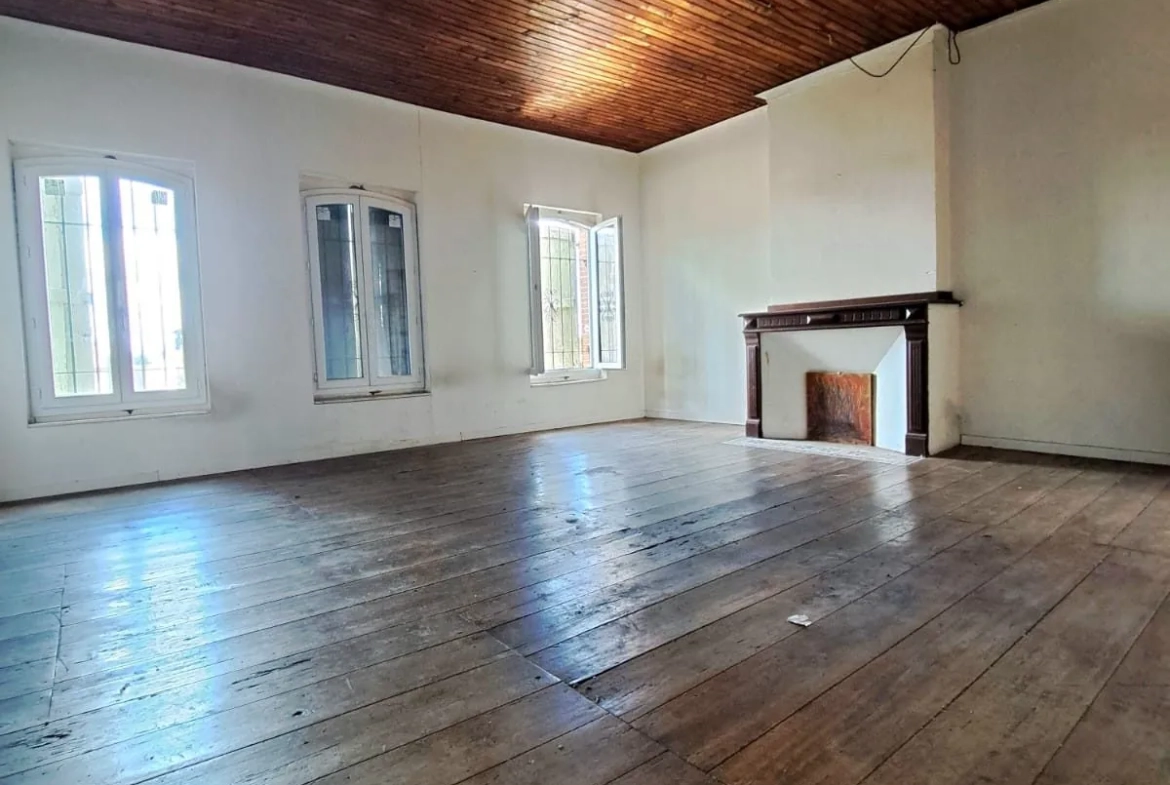 Immeuble de 185 m² en plein centre de Saint-Nicolas avec forte valeur patrimoniale 