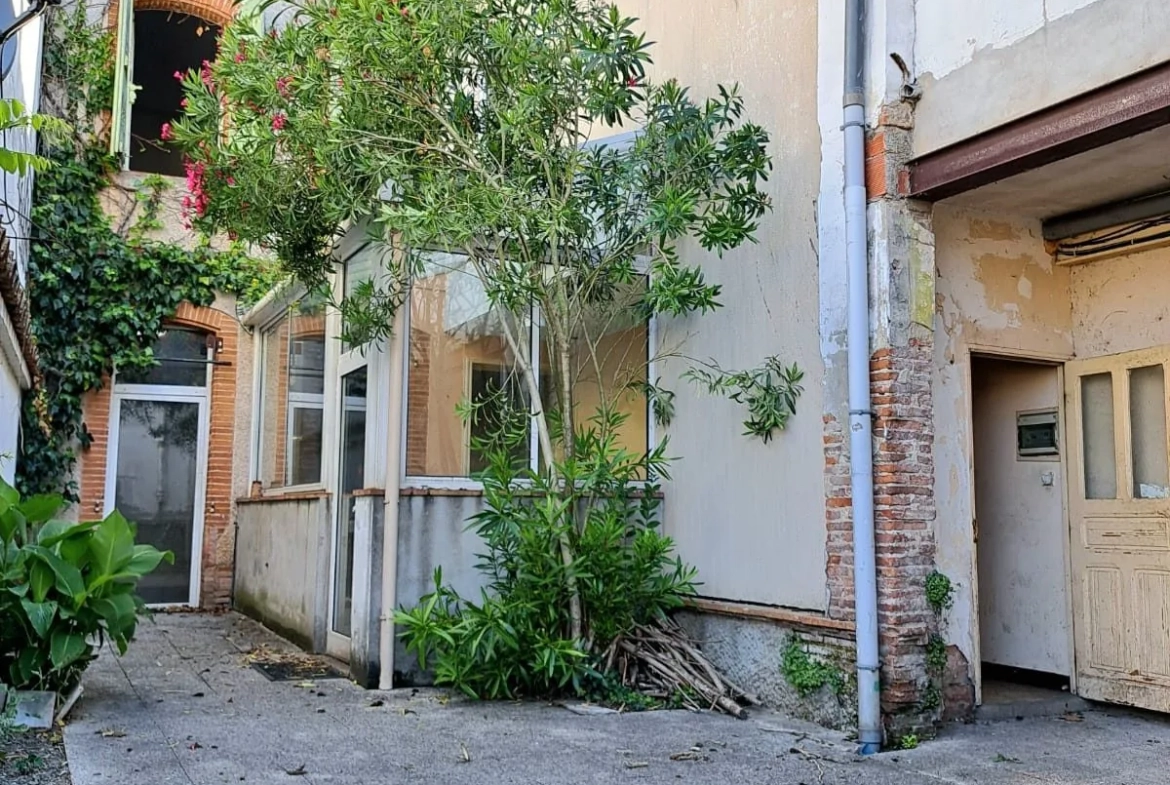 Immeuble de 185 m² en plein centre de Saint-Nicolas avec forte valeur patrimoniale 