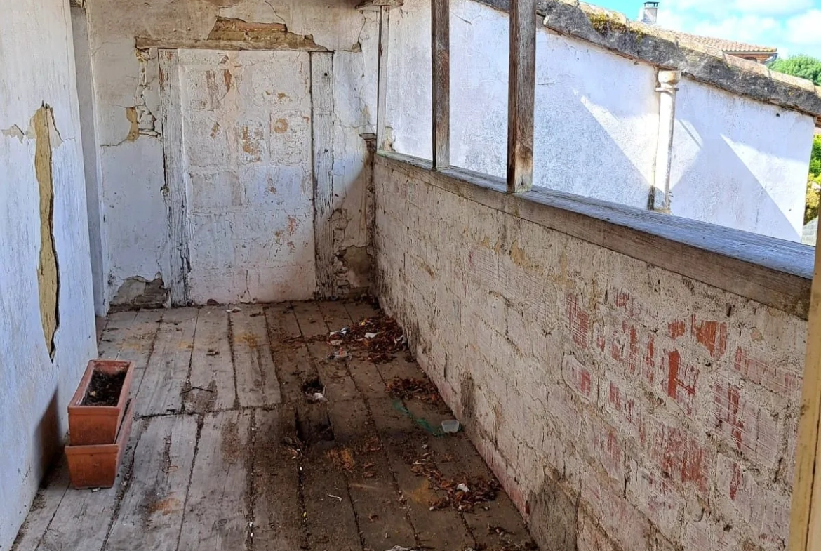 Immeuble de 185 m² en plein centre de Saint-Nicolas avec forte valeur patrimoniale 