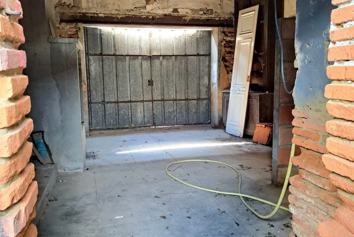 Immeuble de 185 m² en plein centre de Saint-Nicolas avec forte valeur patrimoniale 