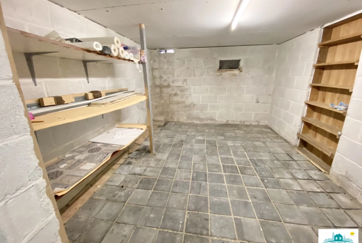 Maison semi-jumelée de 95 m² avec 4 chambres, garage et terrasse à Moreuil 