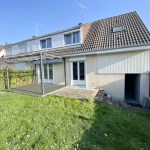 Maison semi-jumelée de 95 m² avec 4 chambres, garage et terrasse à Moreuil
