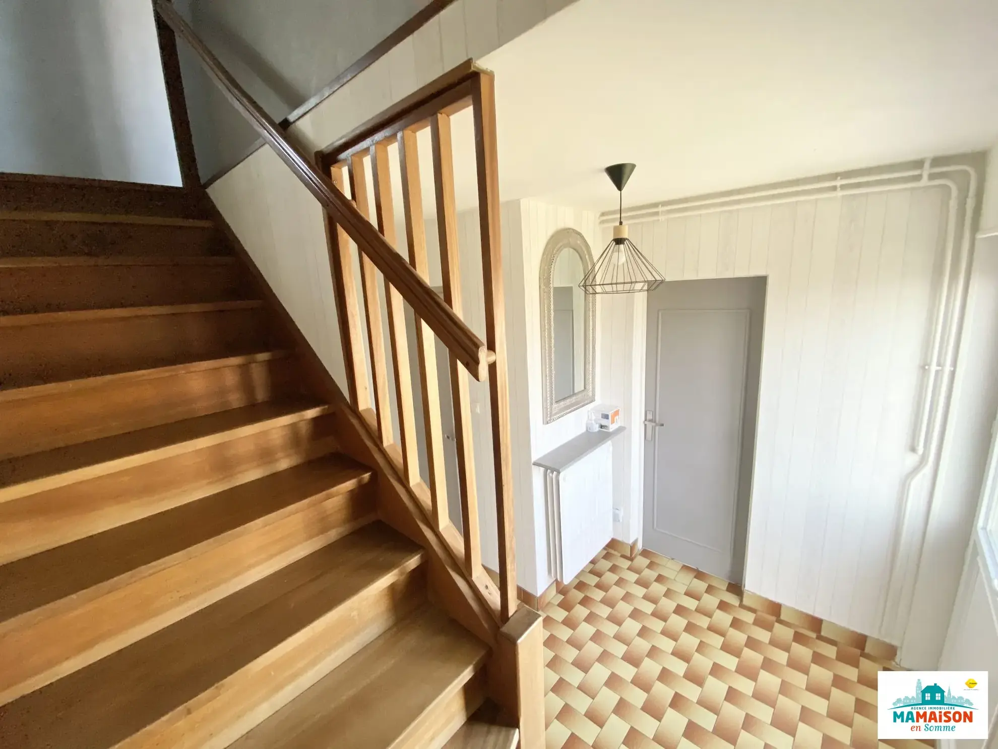 Maison semi-jumelée de 95 m² avec 4 chambres, garage et terrasse à Moreuil 