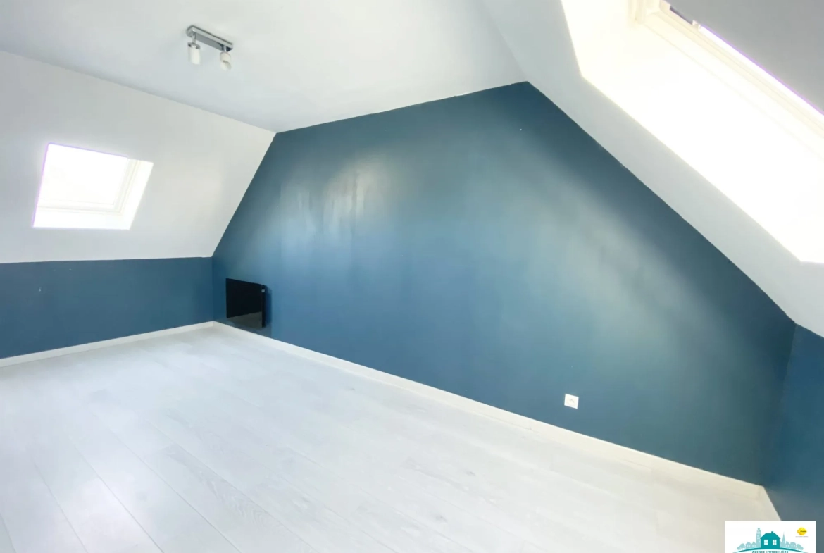 Maison semi-jumelée de 95 m² avec 4 chambres, garage et terrasse à Moreuil 