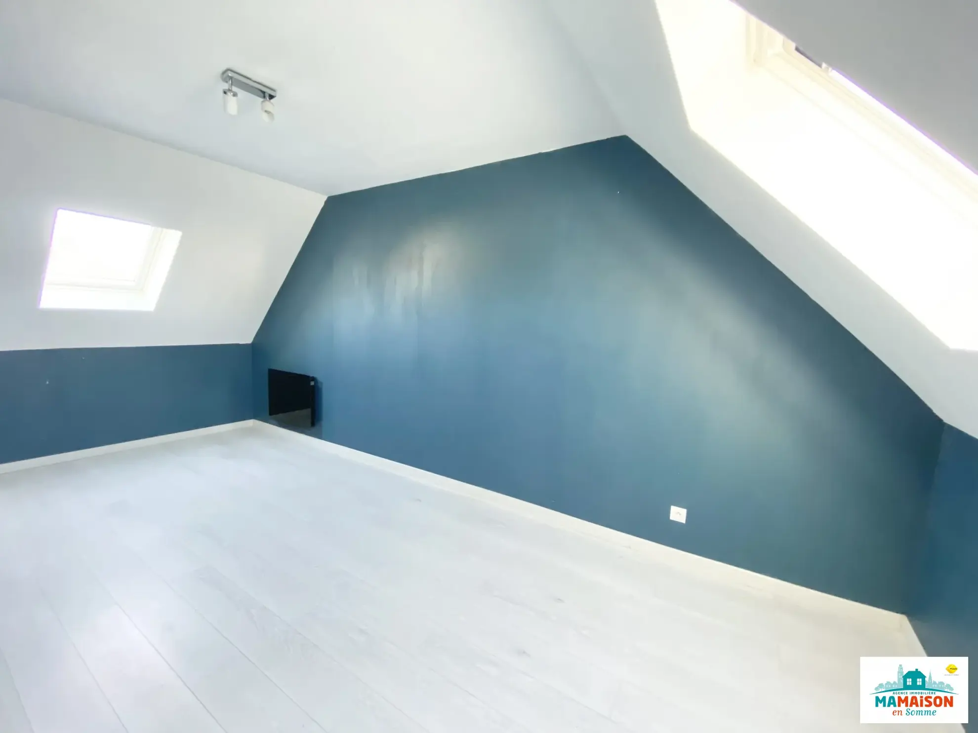 Maison semi-jumelée de 95 m² avec 4 chambres, garage et terrasse à Moreuil 