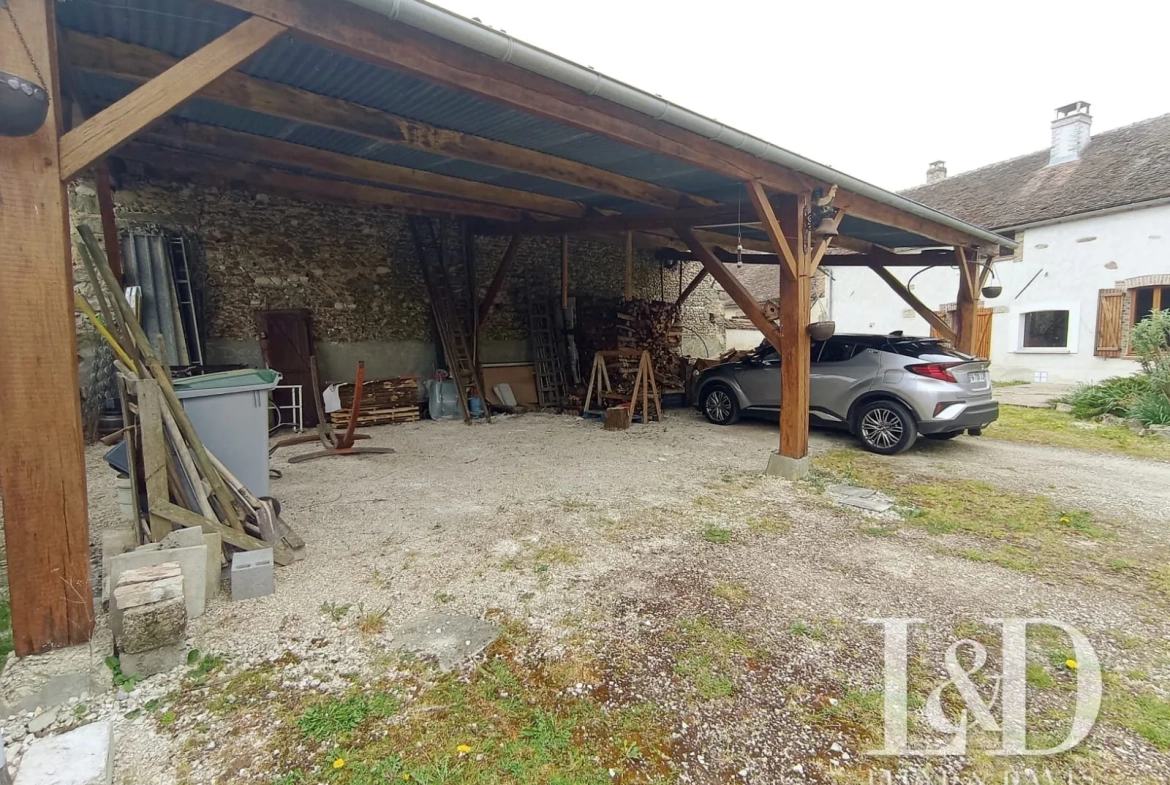 Longère authentique de 150m² avec grand jardin près de Sens 