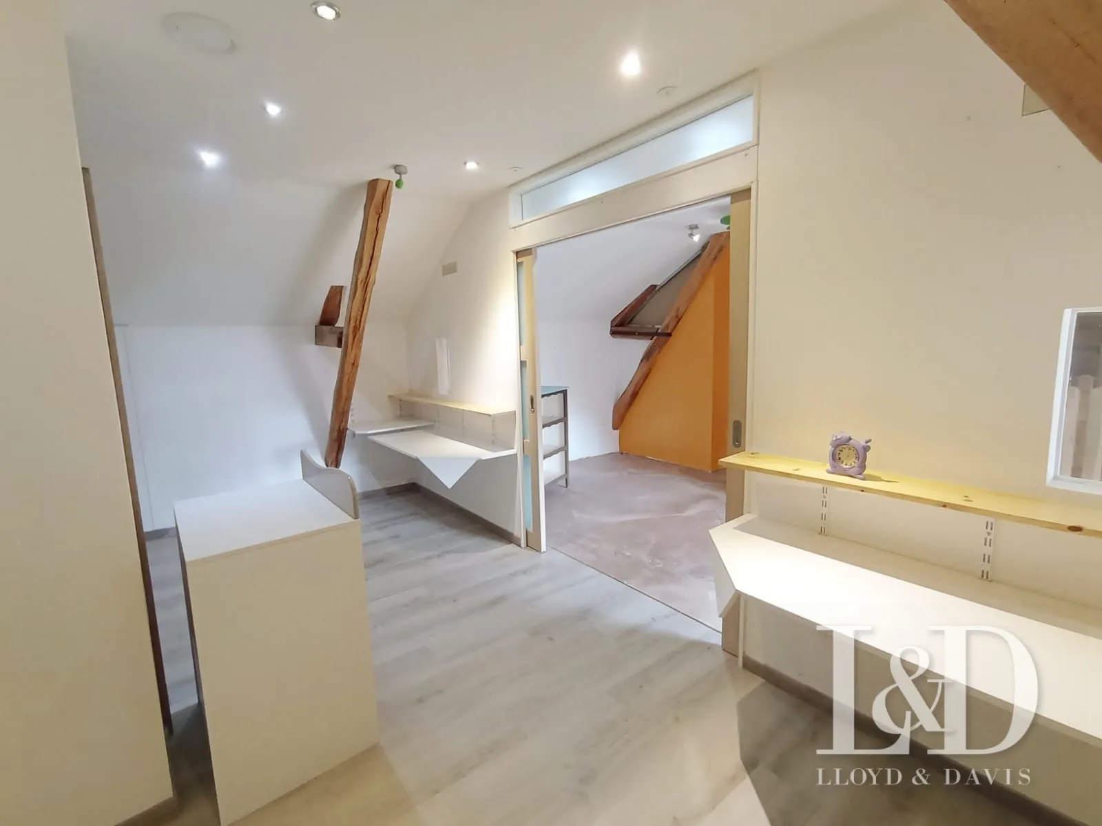 Longère authentique de 150m² avec grand jardin près de Sens 