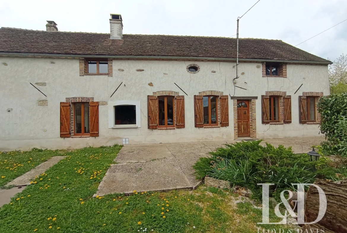 Longère authentique de 150m² avec grand jardin près de Sens 