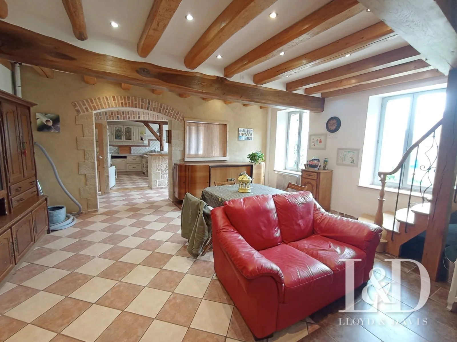 Longère authentique de 150m² avec grand jardin près de Sens 