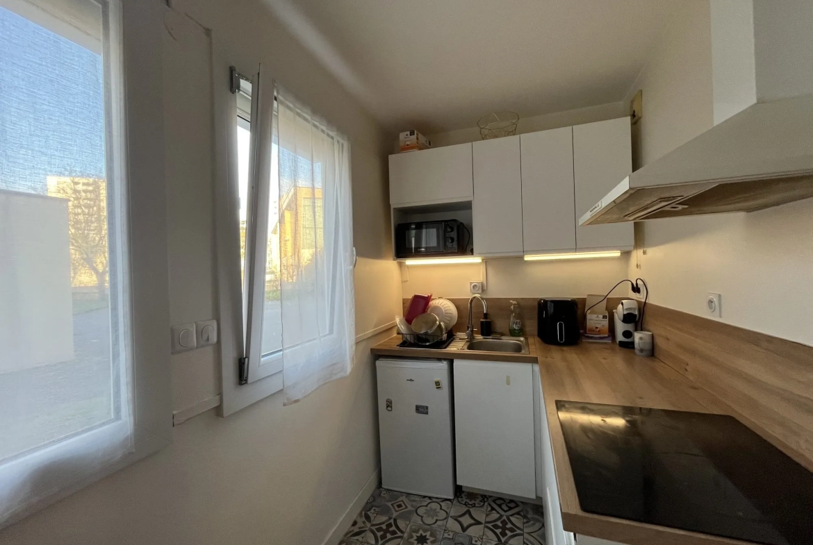 Studio meublé lumineux à vendre à Cholet pour investissement locatif 