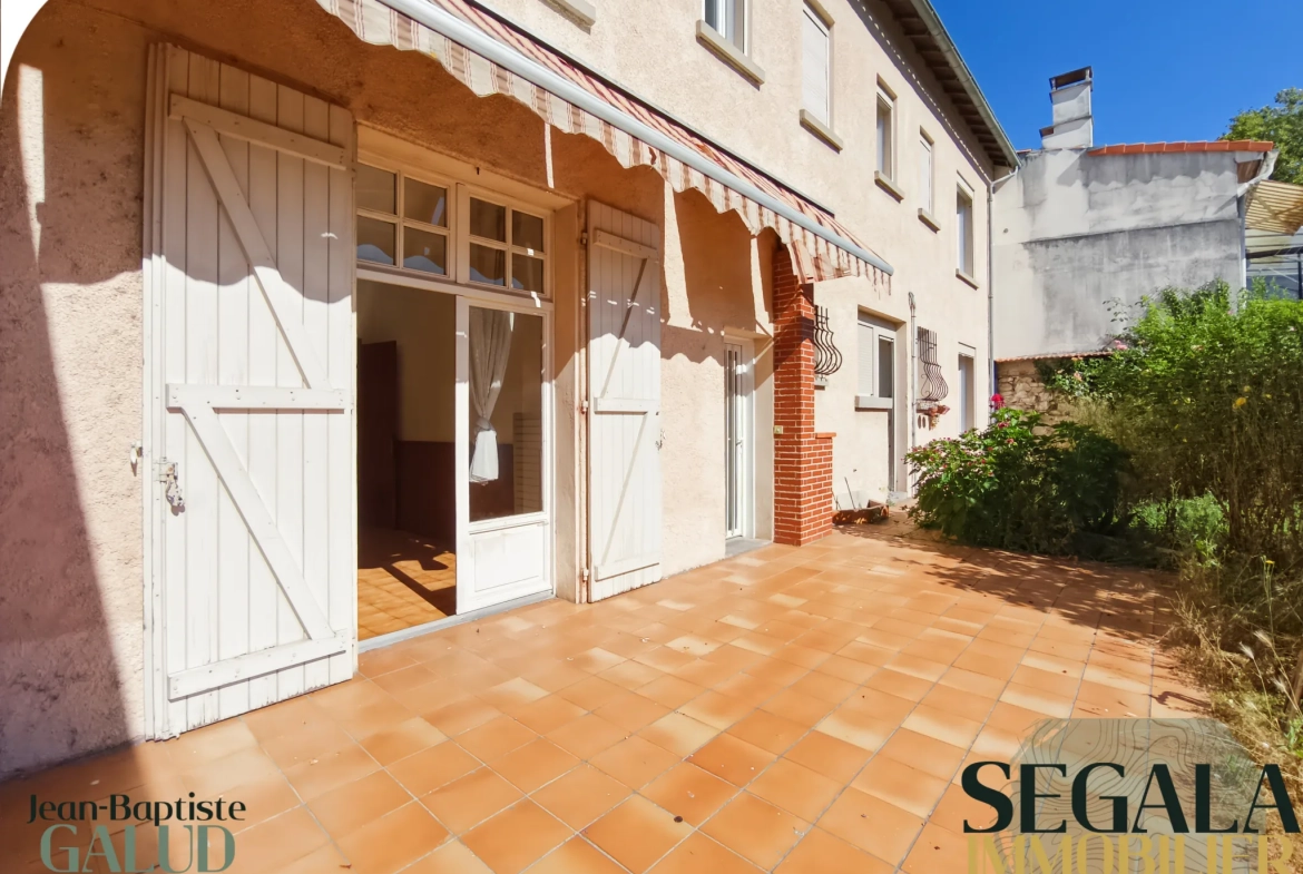 Maison avec appartement indépendant à vendre à Blaye les Mines 
