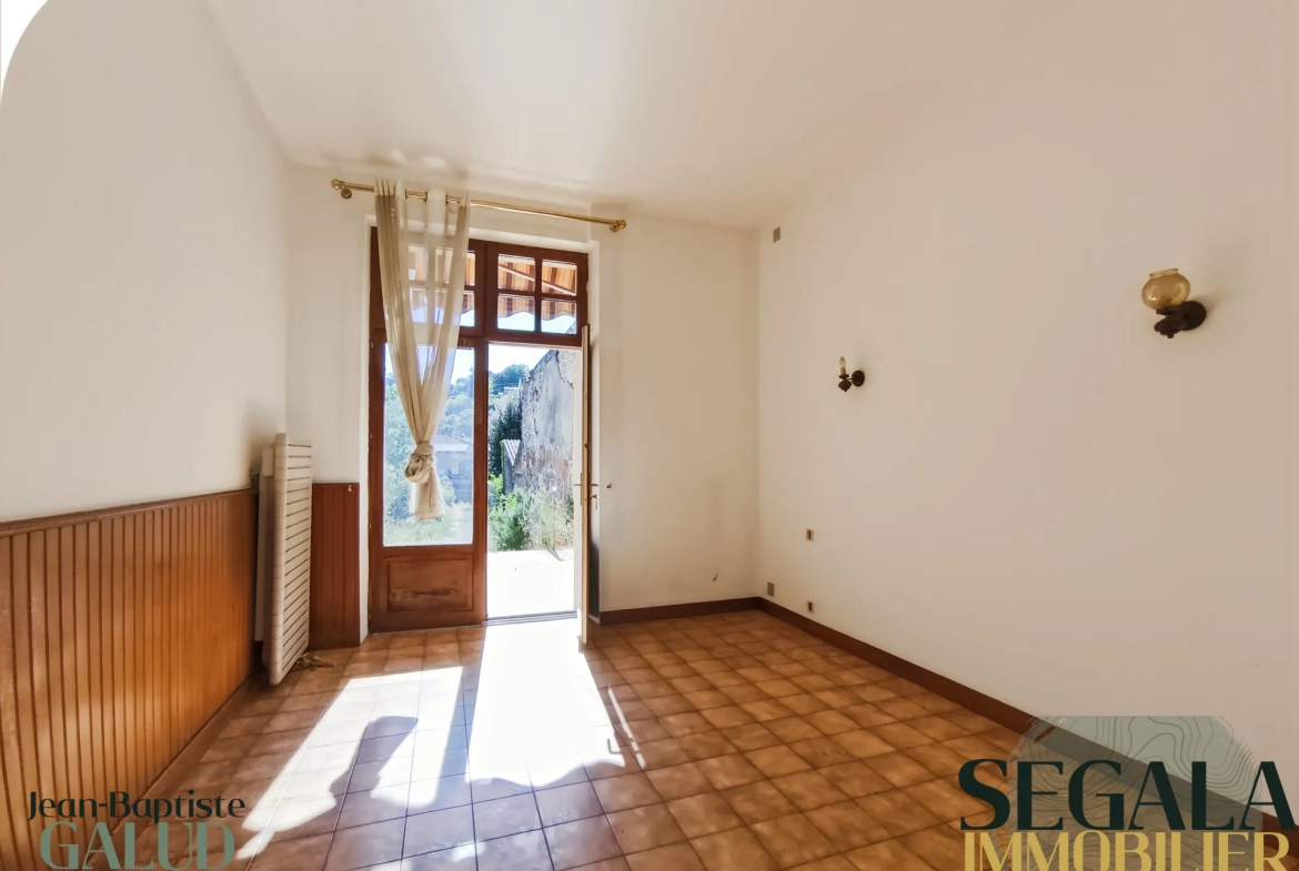 Maison avec appartement indépendant à vendre à Blaye les Mines 