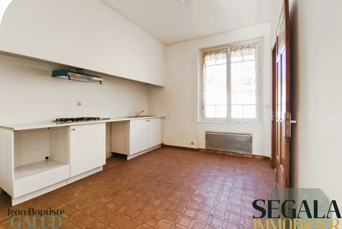 Maison avec appartement indépendant à vendre à Blaye les Mines 