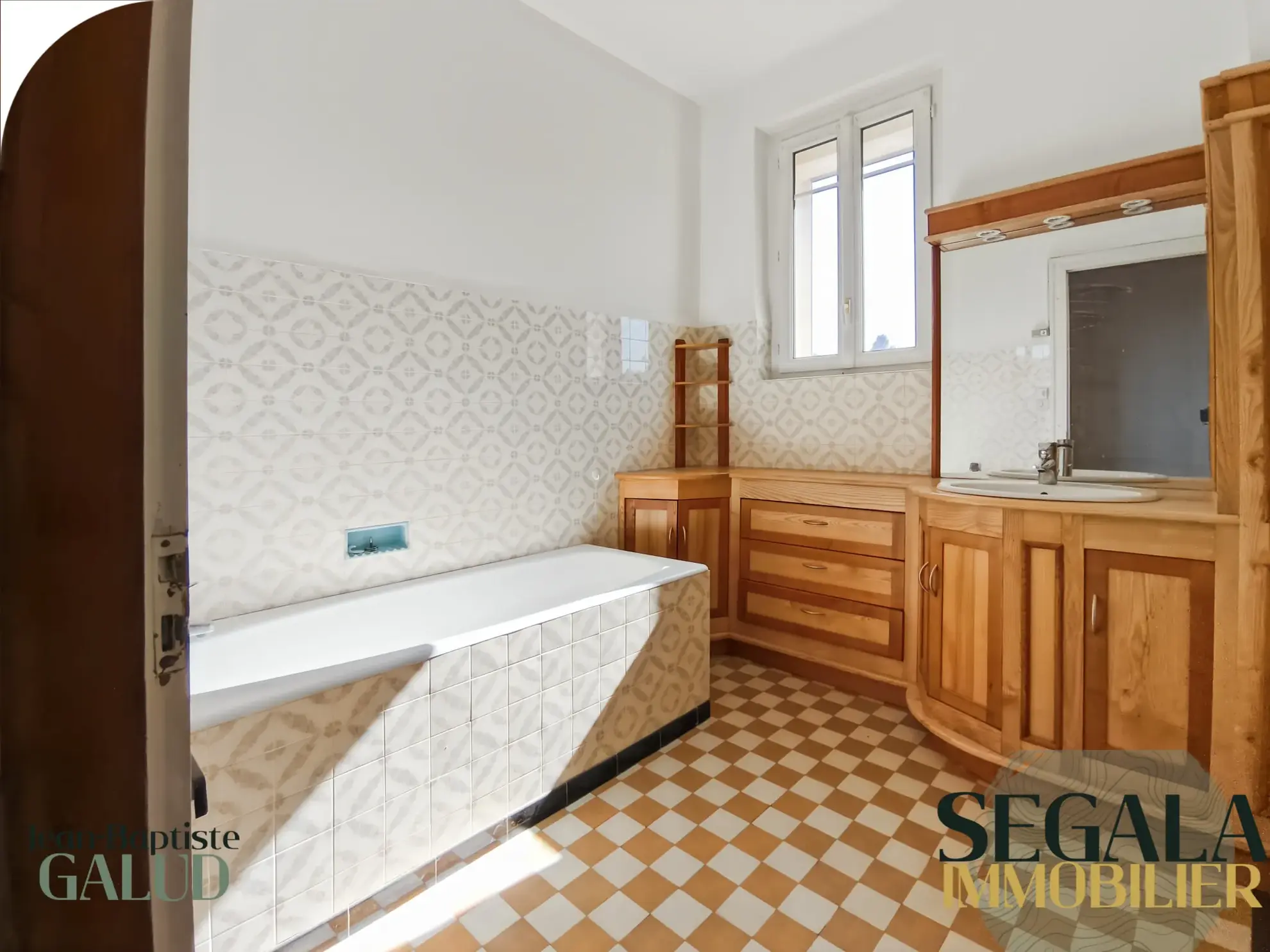 Maison avec appartement indépendant à vendre à Blaye les Mines 