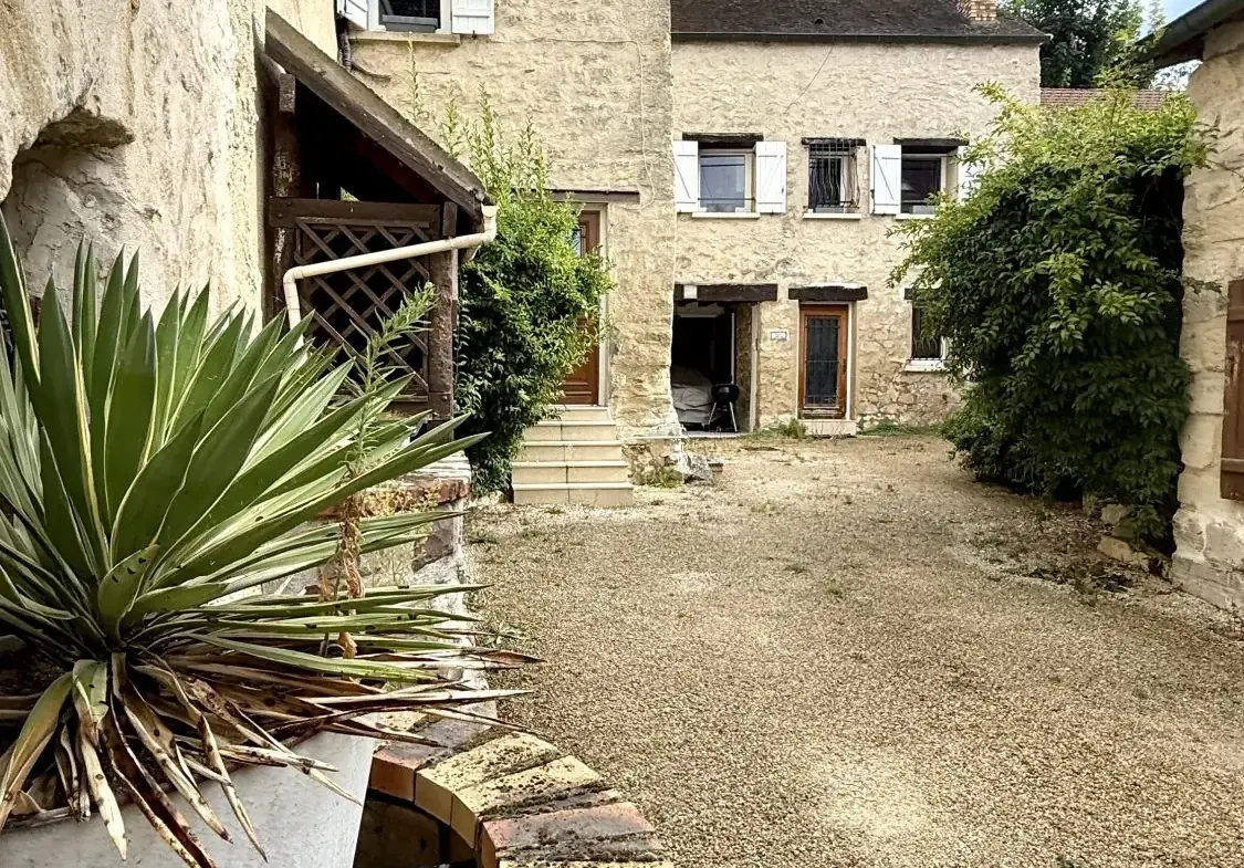 Appartement à vendre à Mezy-sur-Seine avec mezzanines et espace extérieur 