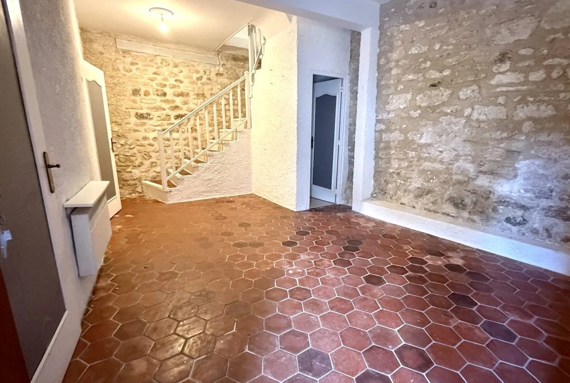 Appartement à vendre à Mezy-sur-Seine avec mezzanines et espace extérieur 