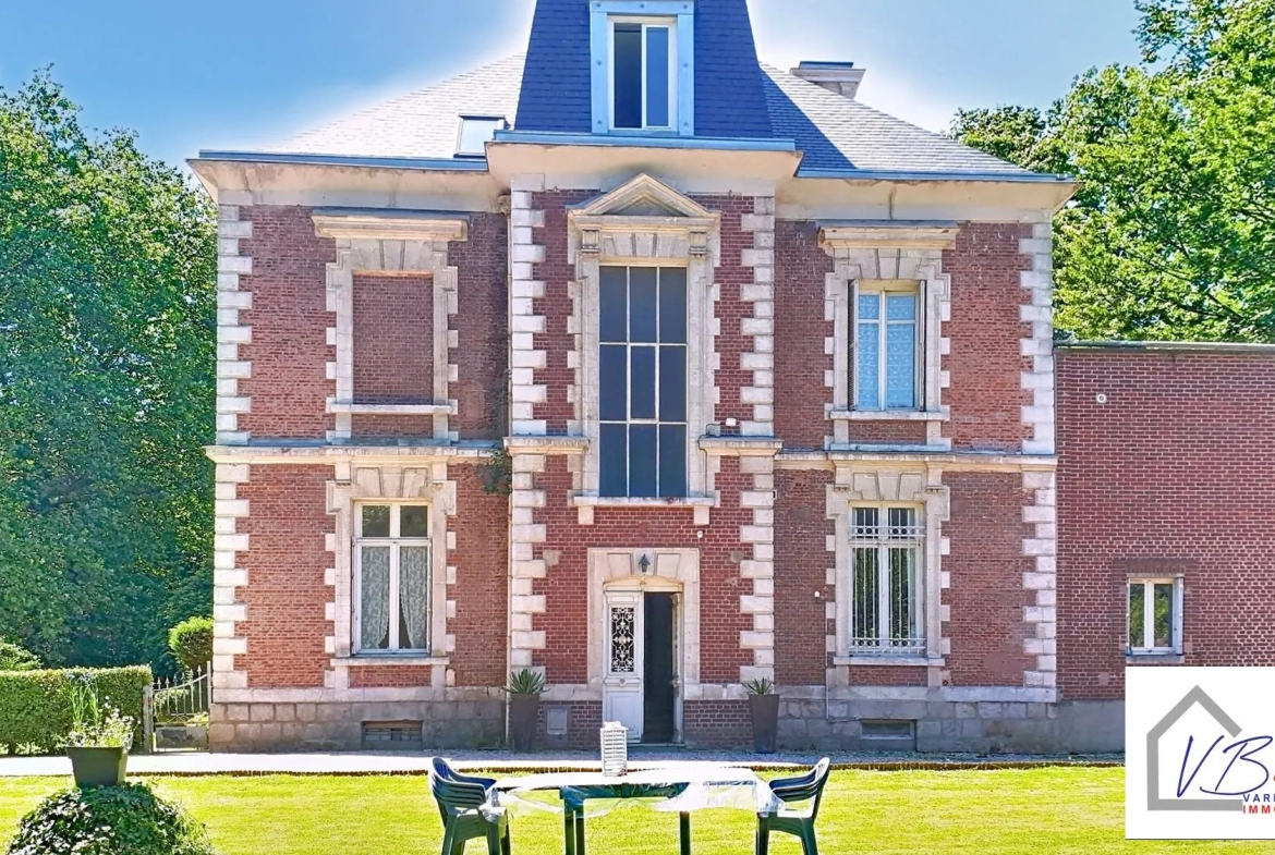 Appartement à Bolbec de style Haussmannien avec parking et cave 