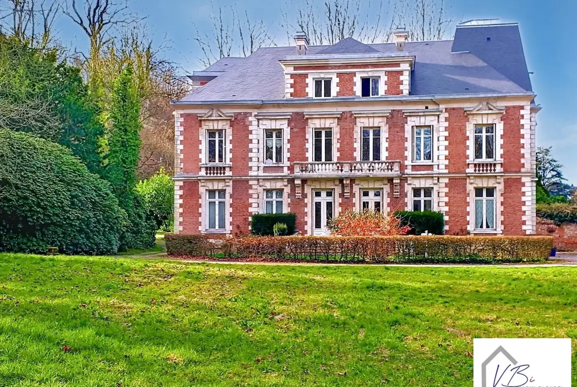 Appartement à Bolbec de style Haussmannien avec parking et cave 
