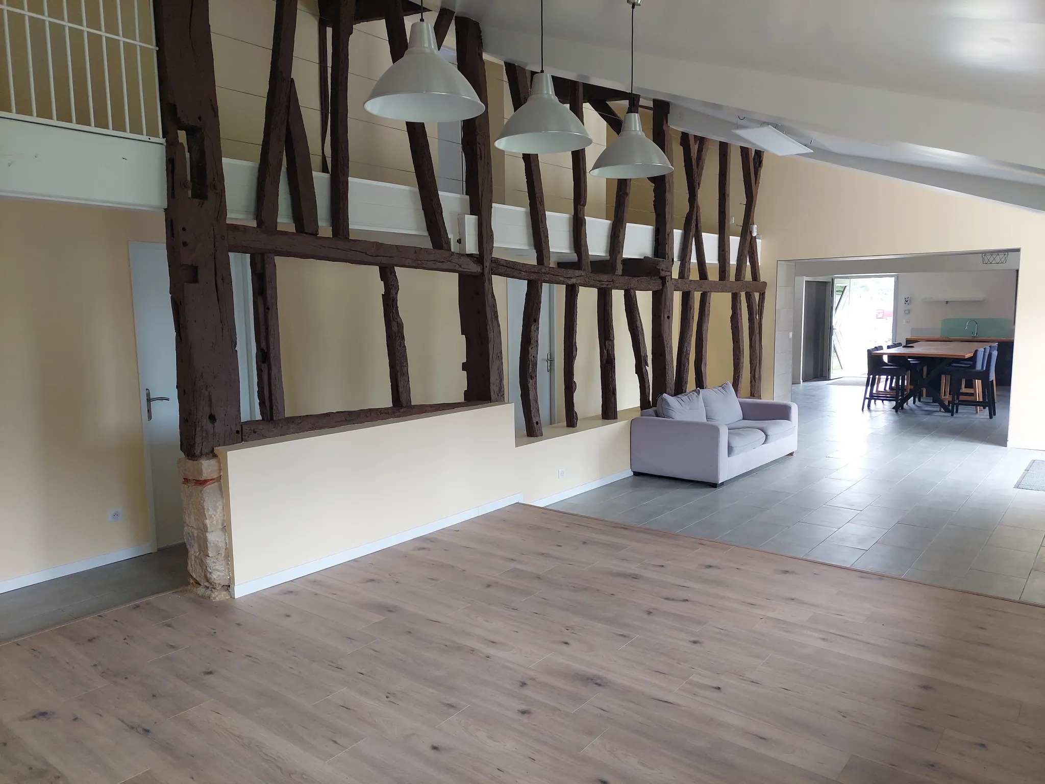 Belle maison rénovée de 190 m² à 20 min de Langon avec terrain arboré 