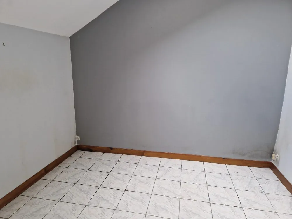 Maison de plain pied à Mortagne au Perche avec terrain de 2780 m² 