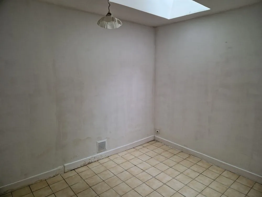 Maison de plain pied à Mortagne au Perche avec terrain de 2780 m² 