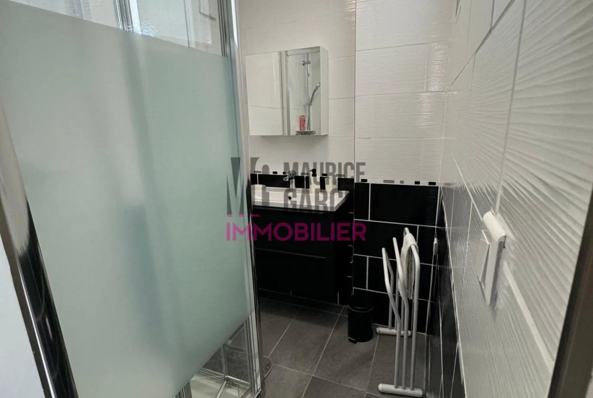 Appartement T3 rénové de 55m² avec garage et balcon à Avignon 