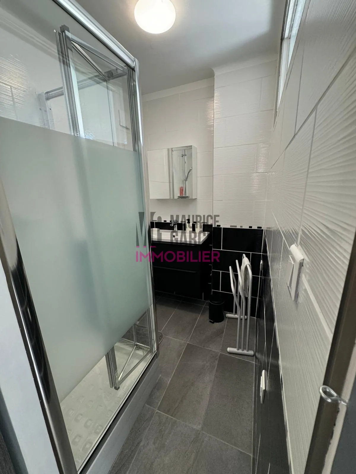 Appartement T3 rénové de 55m² avec garage et balcon à Avignon 