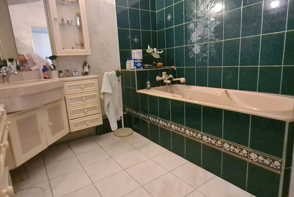 Appartement T4 lumineux avec terrasses et vue panoramique à Avignon 