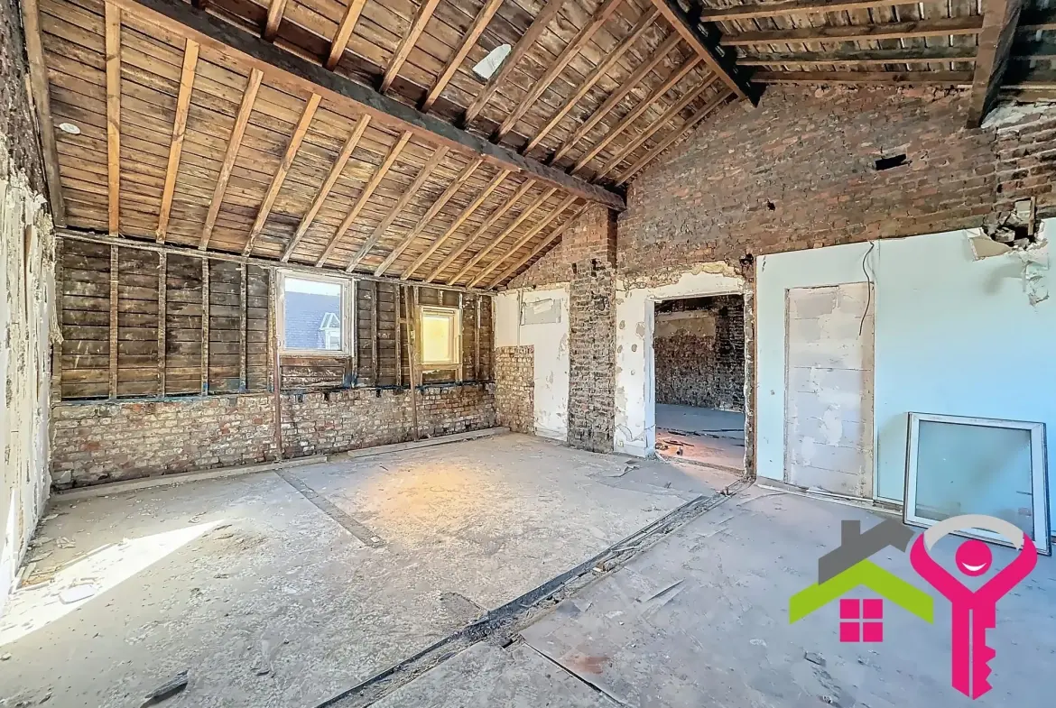Maison à vendre à Anzin avec fort potentiel et grand espace de vie 