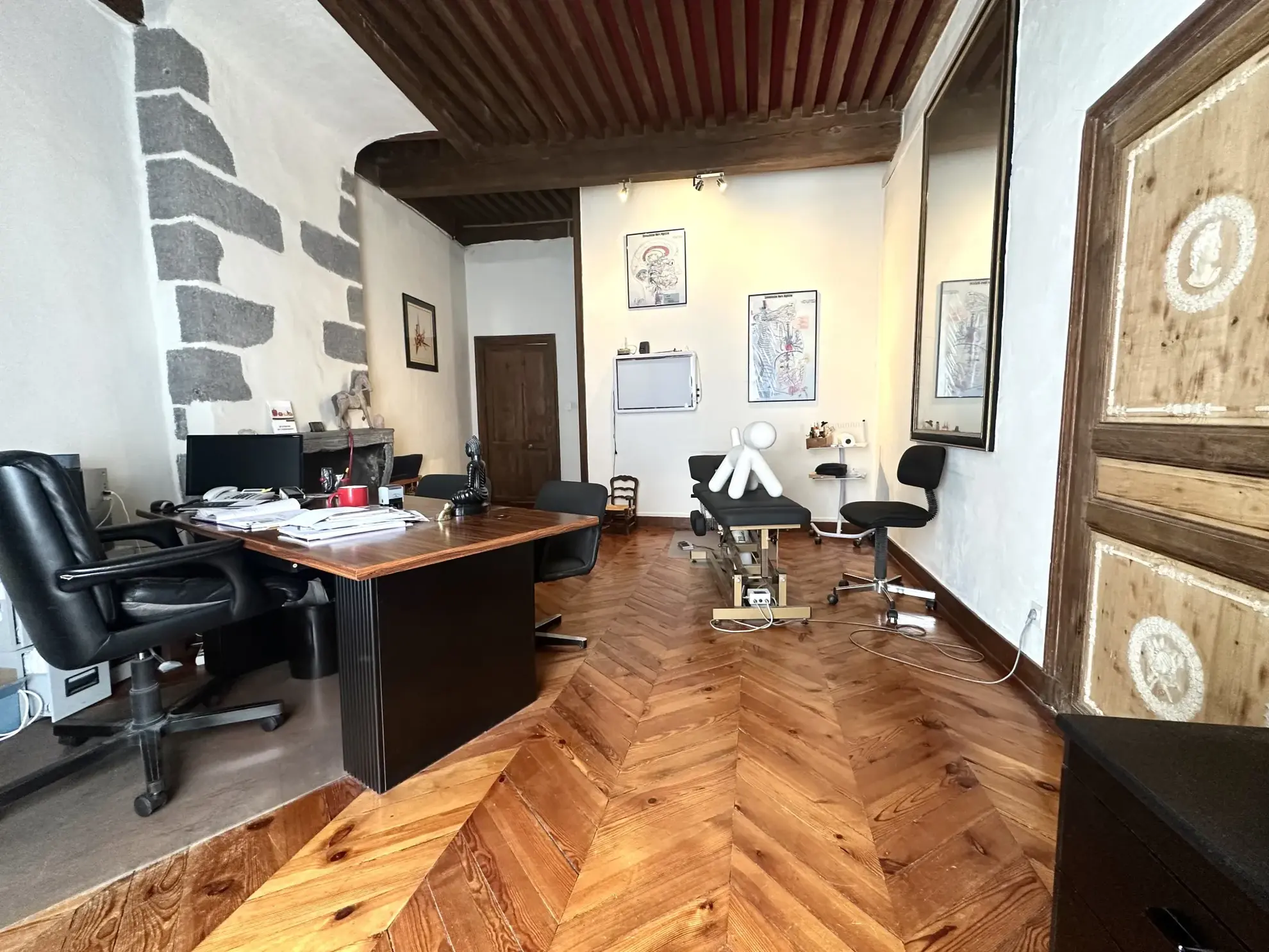 Appartement lumineux de 84,72 m² avec cave voûtée en centre-ville de Clermont-Ferrand 