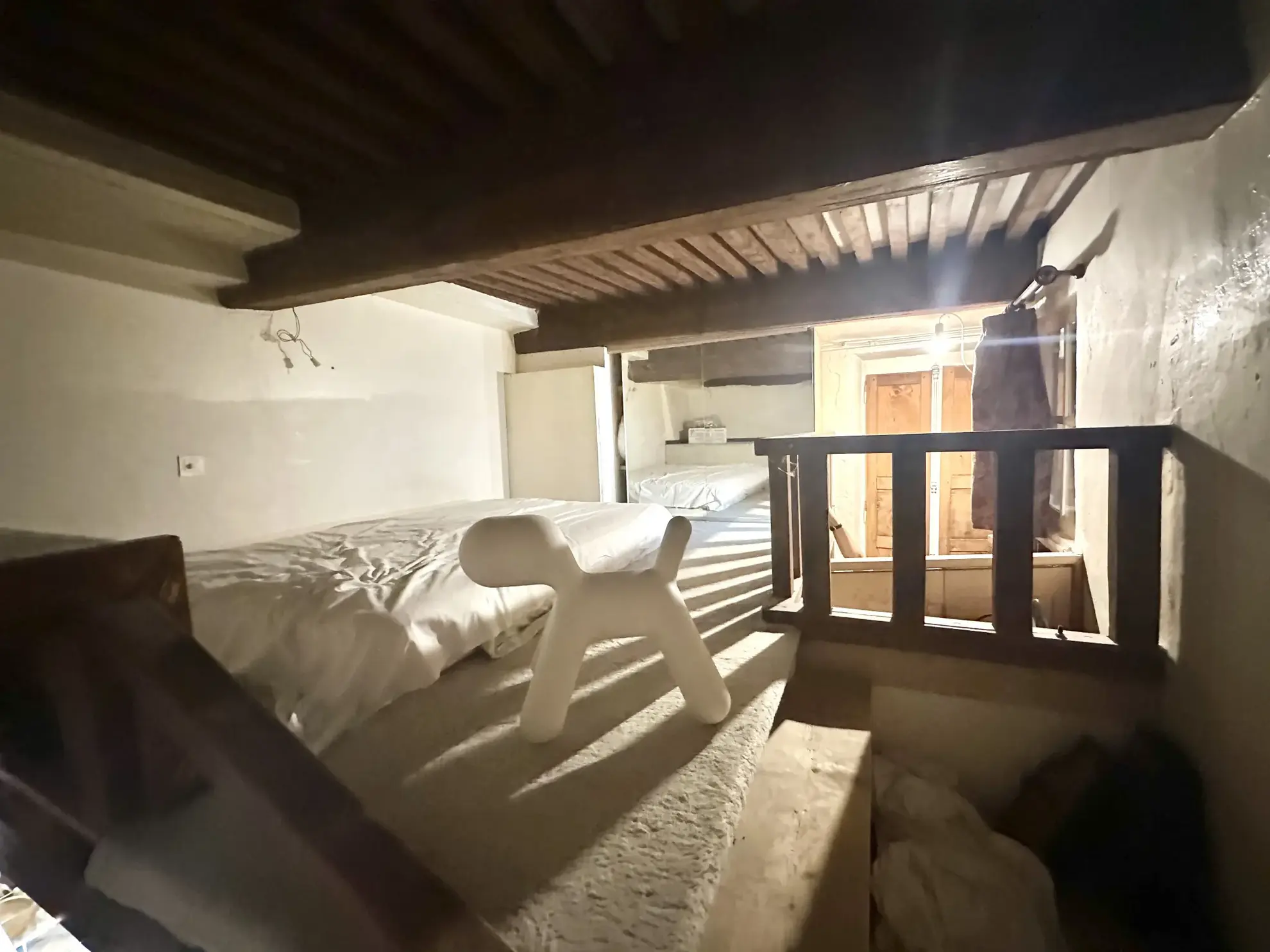 Appartement lumineux de 84,72 m² avec cave voûtée en centre-ville de Clermont-Ferrand 