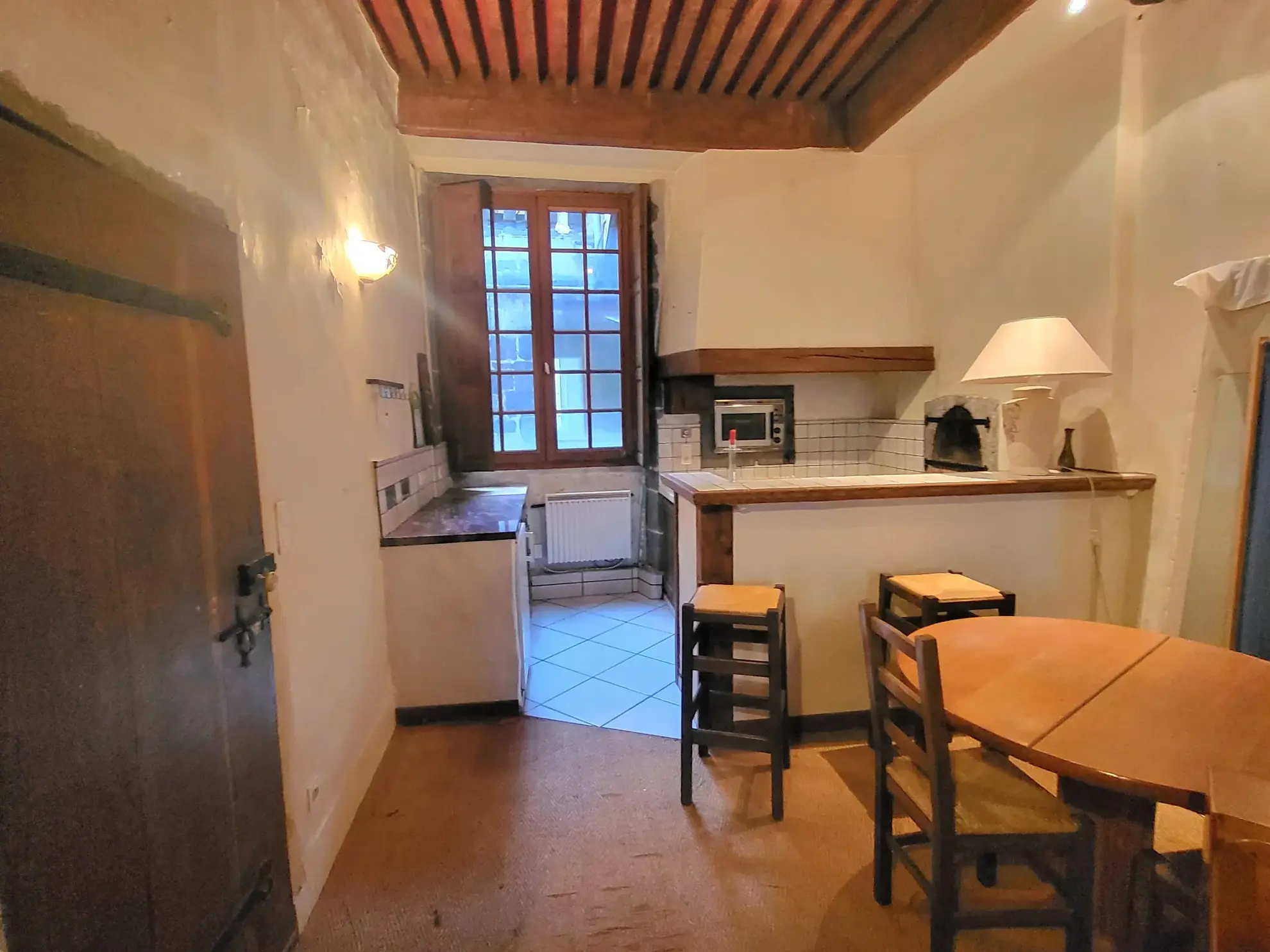Appartement lumineux de 84,72 m² avec cave voûtée en centre-ville de Clermont-Ferrand 