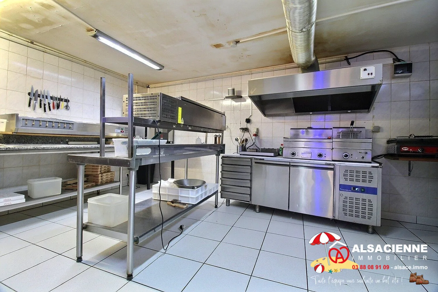 Fonds de commerce restaurant à vendre à Barr - Emplacement central et terrasse possible 