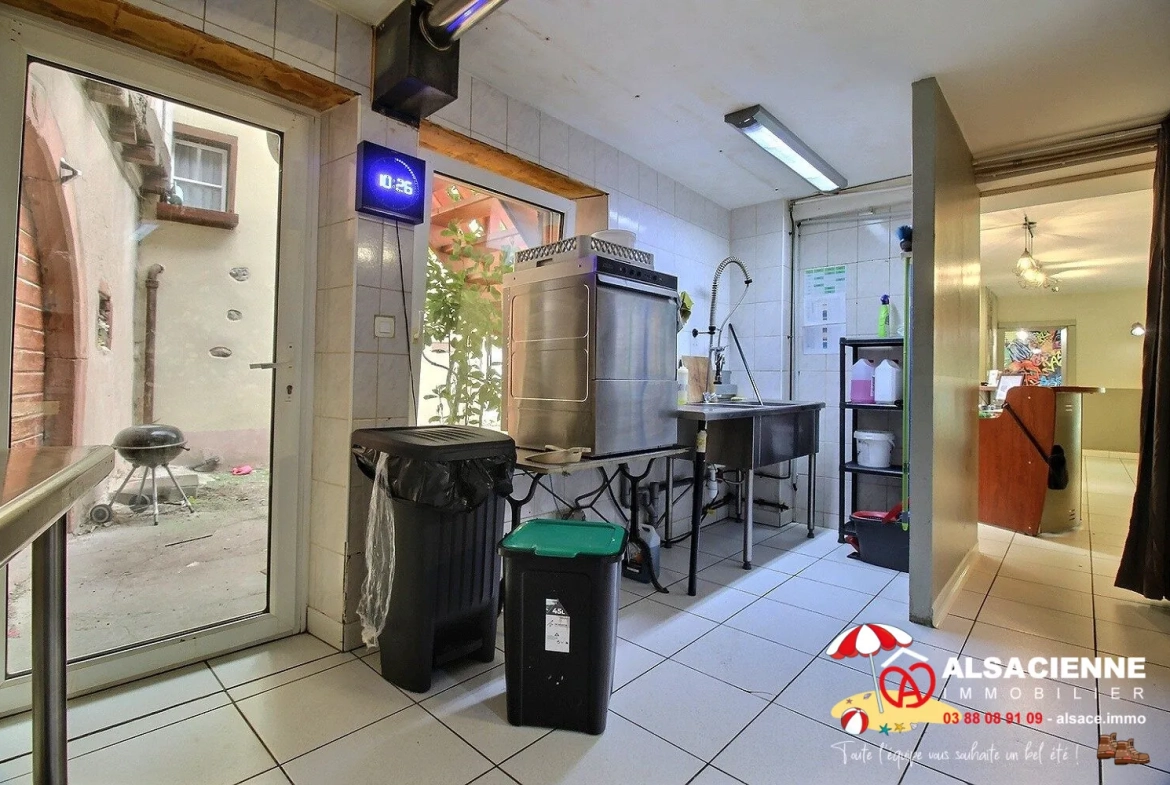 Fonds de commerce restaurant à vendre à Barr - Emplacement central et terrasse possible 