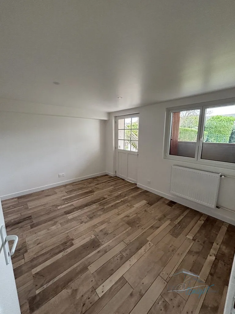 Appartement F3 rénové avec jardin privé à Lardy en vente 