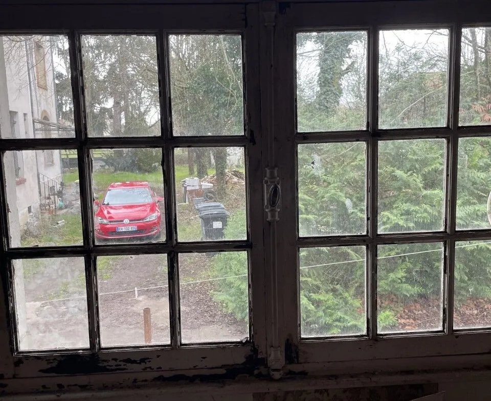 Maison à rénover à Bellerive-sur-Allier proche du CREPS avec grand potentiel 