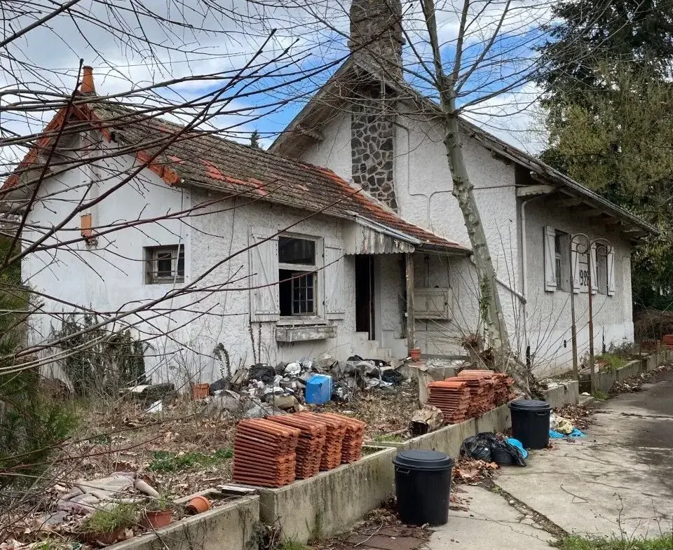 Maison à rénover à Bellerive-sur-Allier proche du CREPS avec grand potentiel 
