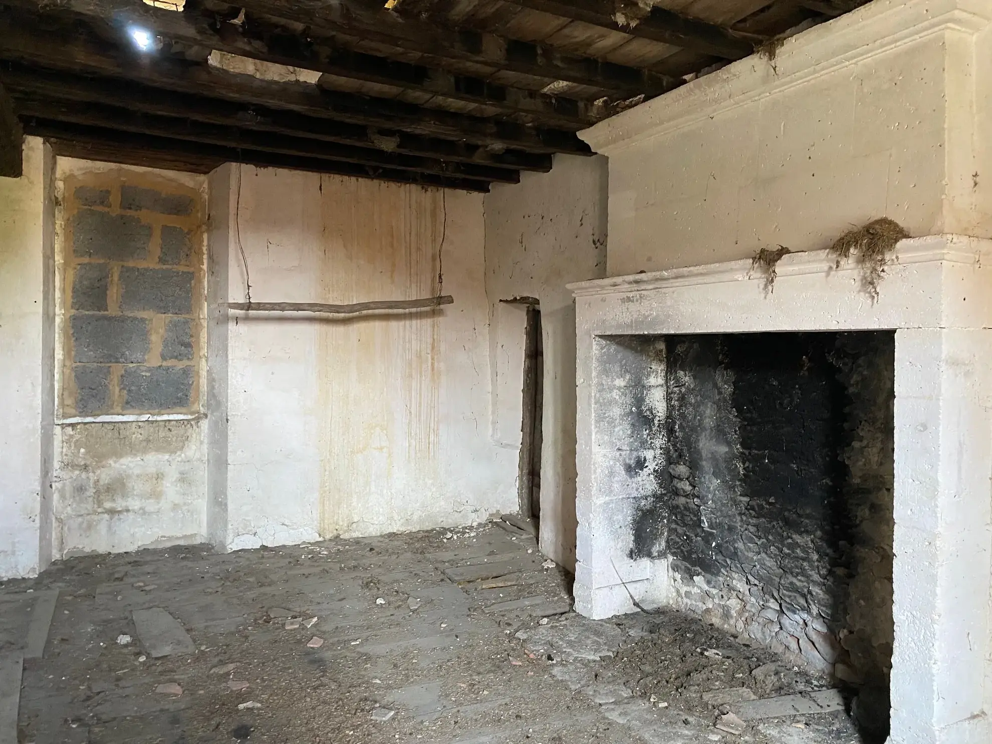 Ancien corps de ferme rénové à Verteillac avec terrain de 9775 m² 