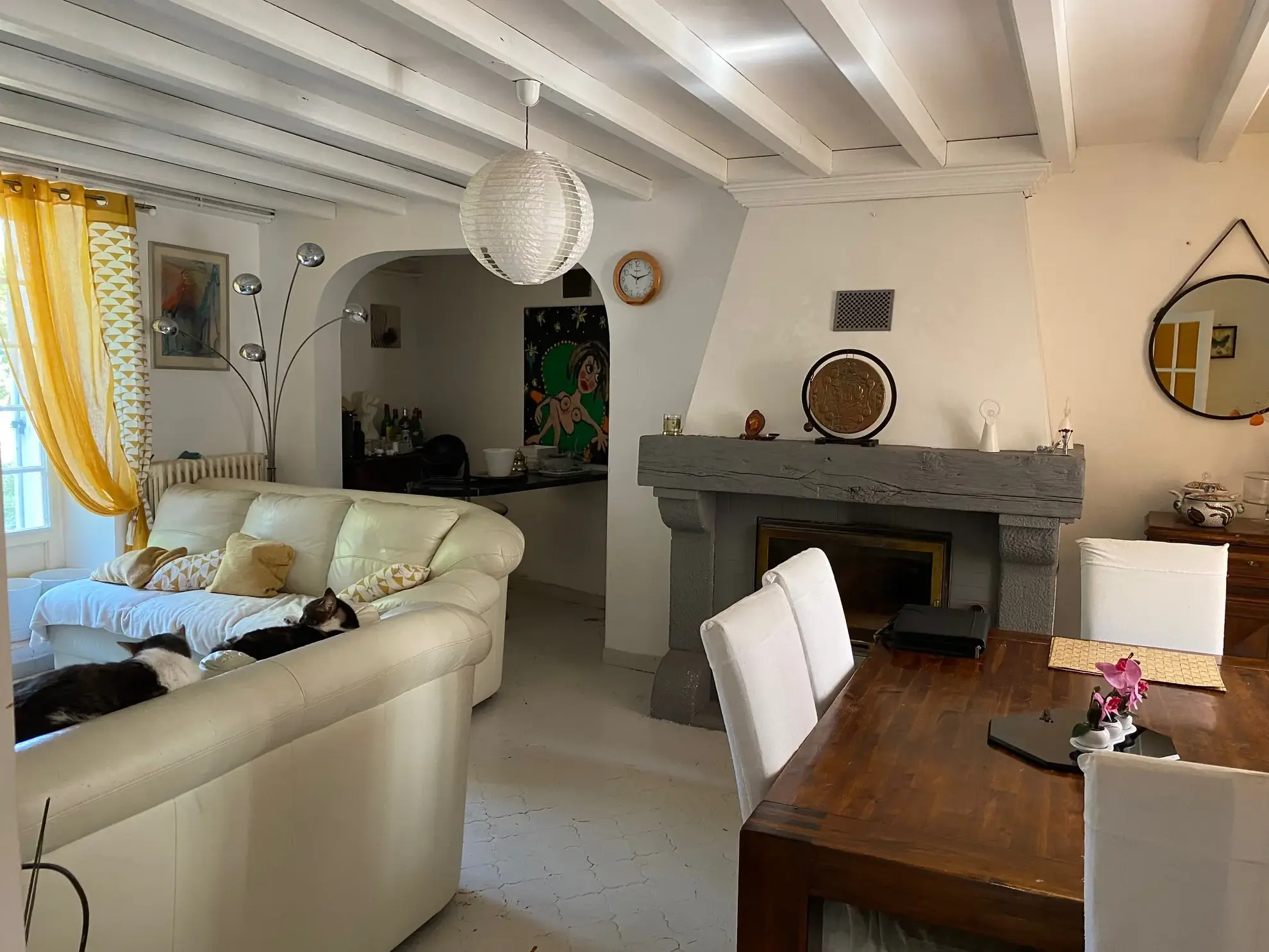 Ancien corps de ferme rénové à Verteillac avec terrain de 9775 m² 