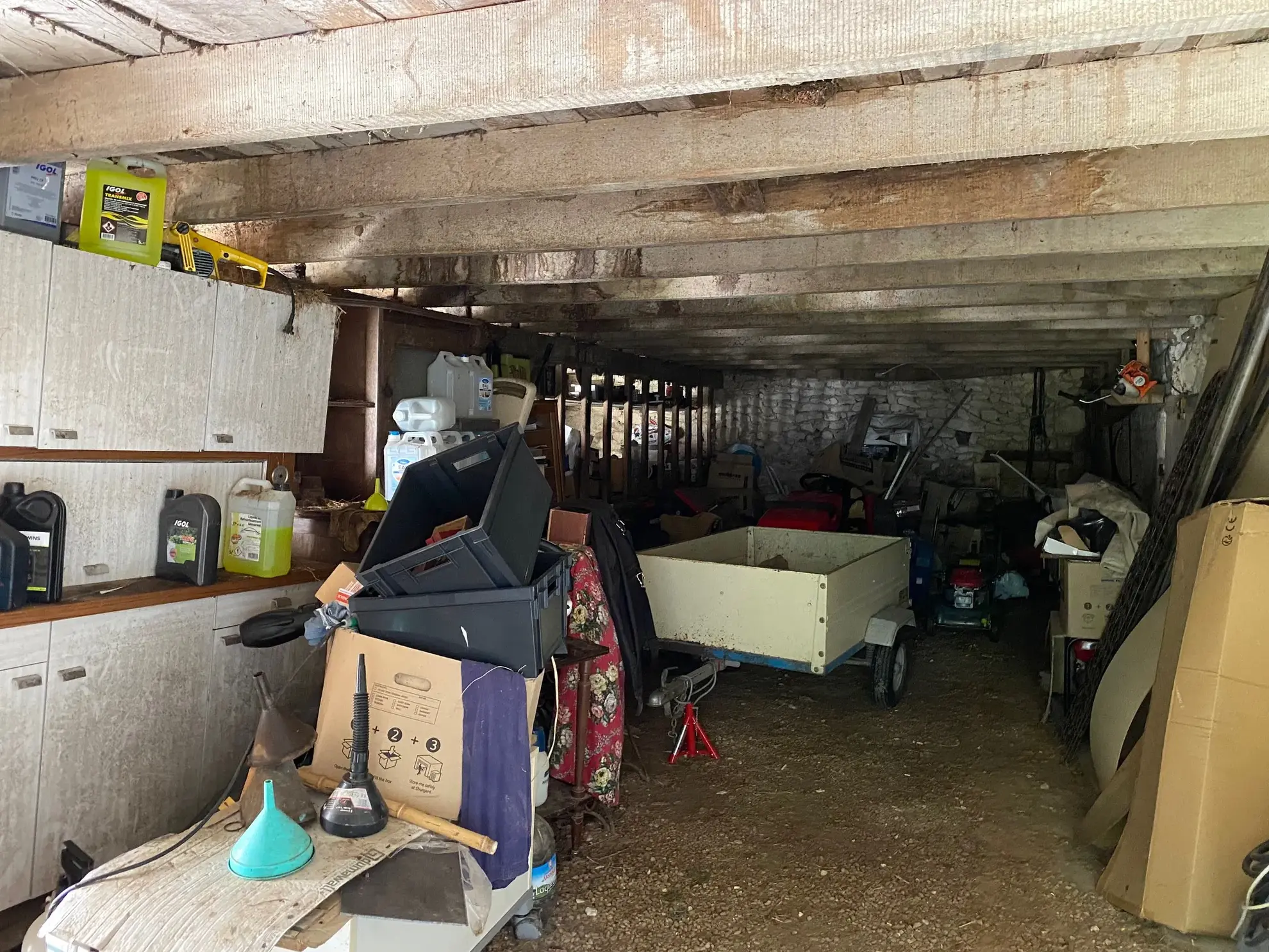 Ancien corps de ferme rénové à Verteillac avec terrain de 9775 m² 