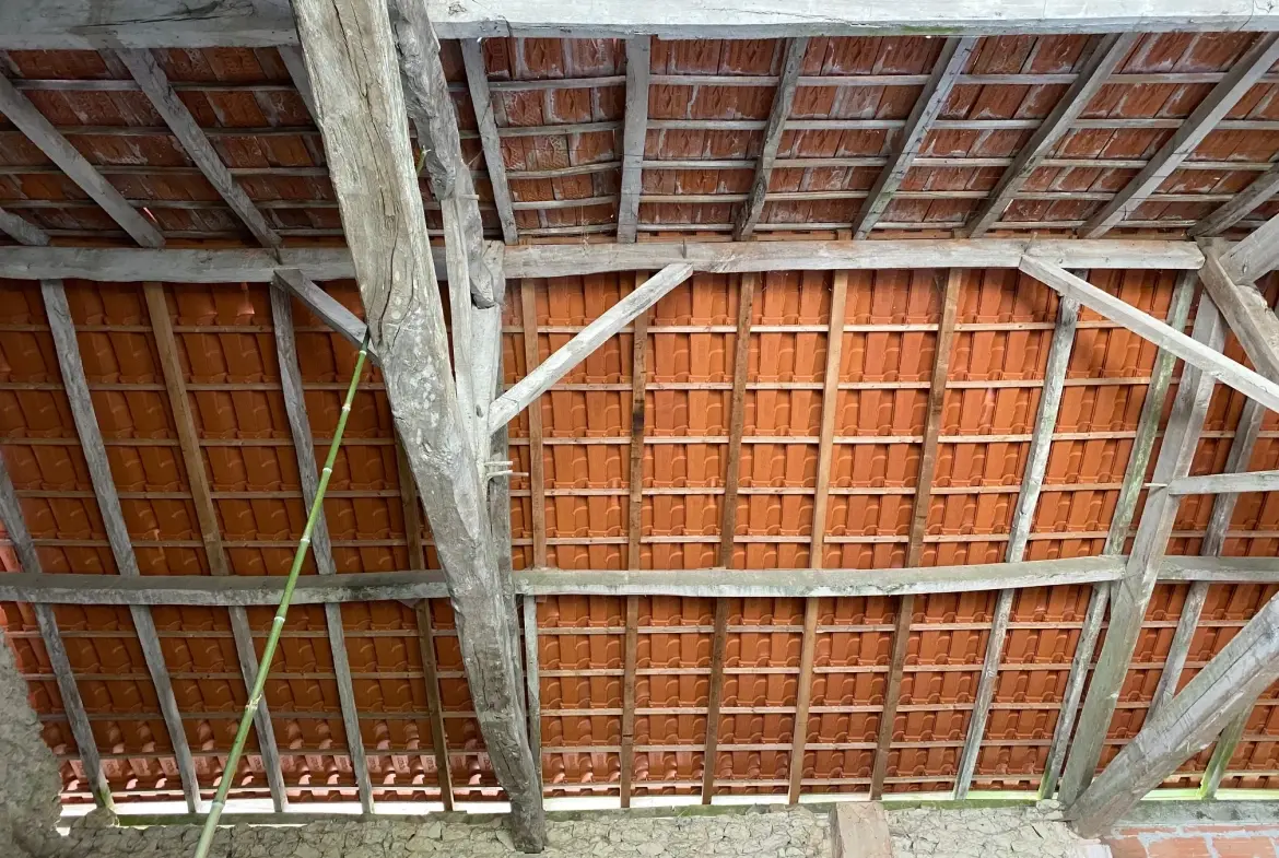 Ancien corps de ferme rénové à Verteillac avec terrain de 9775 m² 